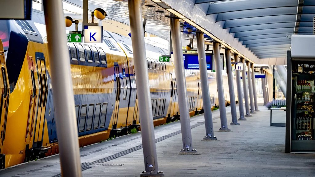 Morgen 24 uur lang amper openbaar vervoer vanwege staking