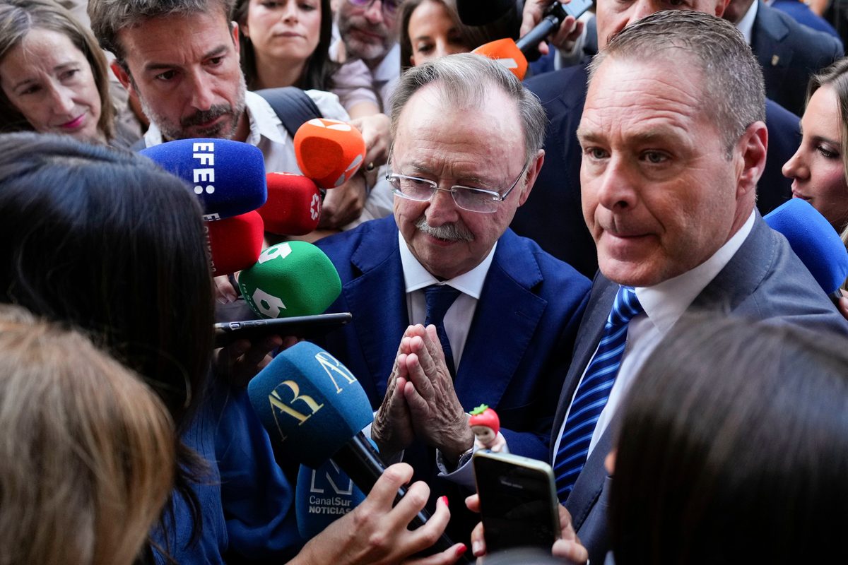 Las actas demuestran que Vivas apoyó el uso del puerto en sus reuniones con Sánchez antes de echarse atrás