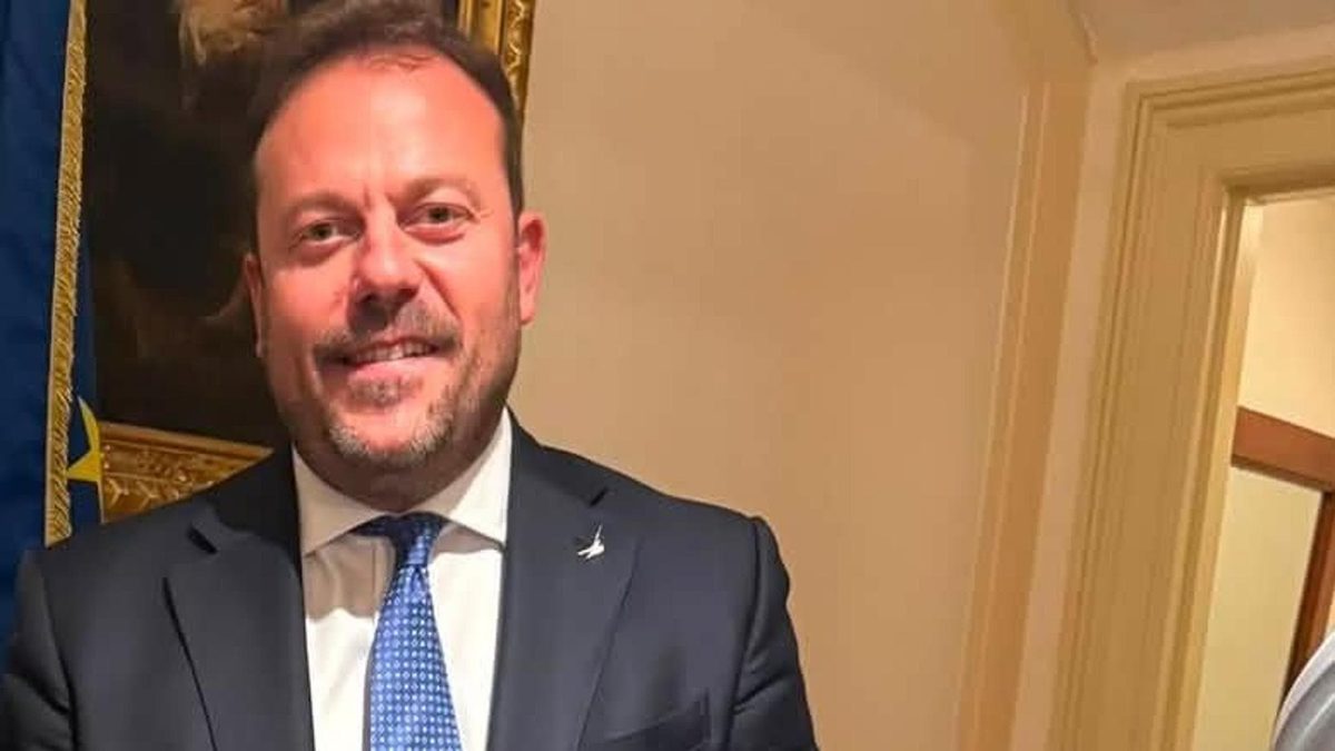 Il fedelissimo di Salvini attacca Romeo e Attilio Fontana: “Siete due irresponsabili”