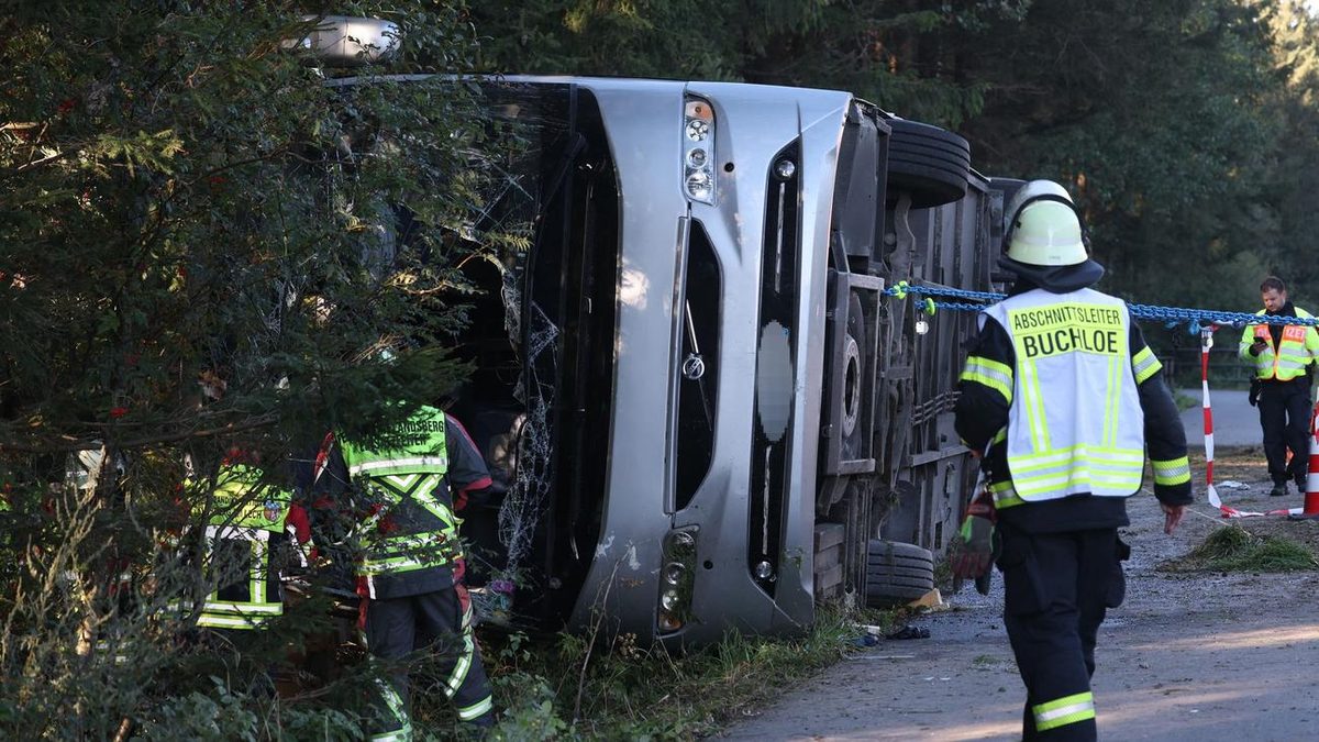 Unfall auf dem Weg zur Wiesn: Offene Fragen nach Busunglück mit zwei Toten