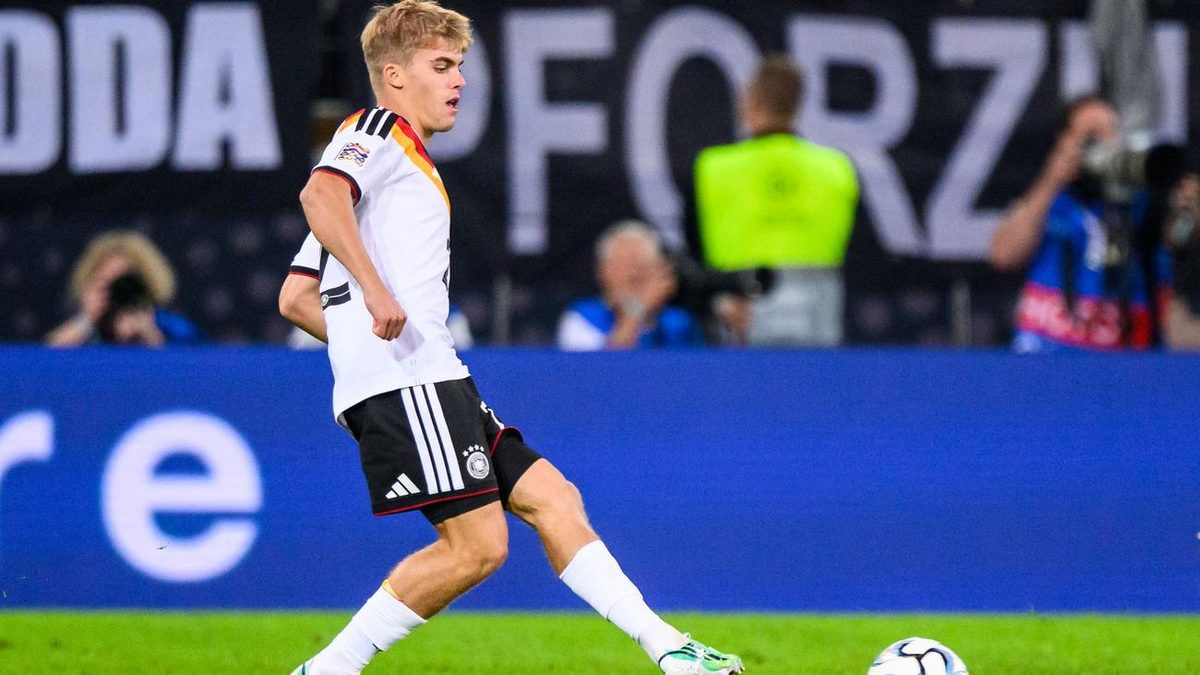 Trotz 0:1-Heimniederlage: Augsburgs DFB-Debütant Behrens: «Unbeschreiblich»