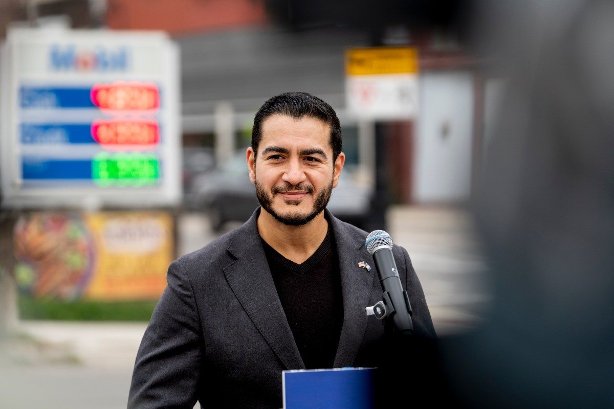 Michigan's Largest Newspaper Endorses El-Sayed, Calls Rogers 'Extremist'
