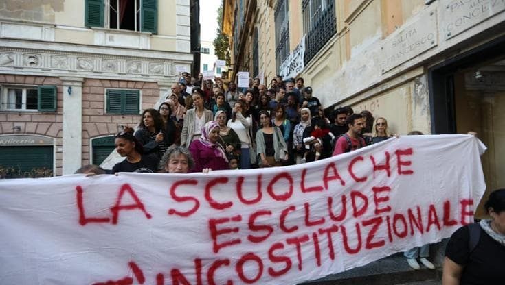 Per Meloni la campagna elettorale passa dalla scuola