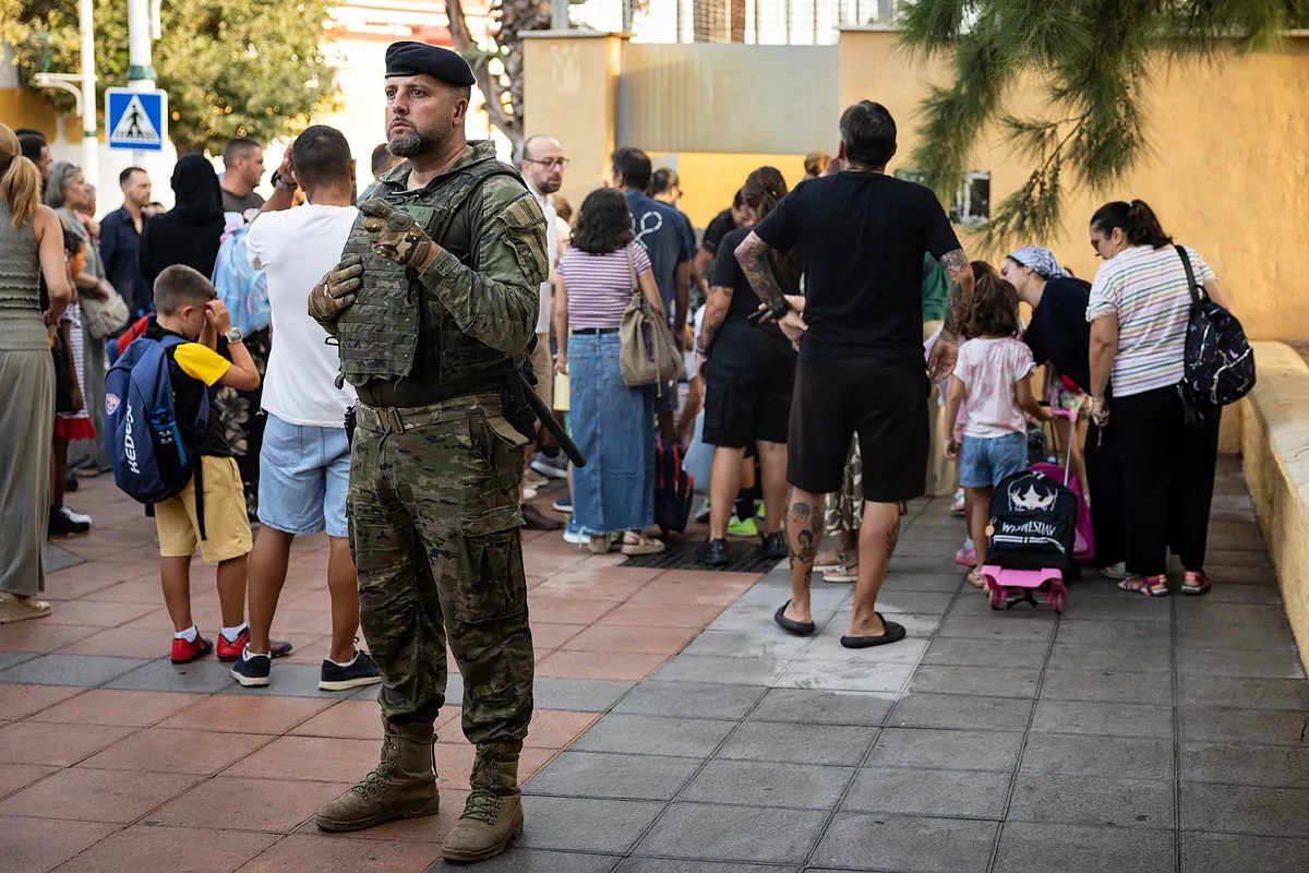 Los niños de Ceuta regresan a las aulas: "Dentro del cole es donde mejor van a estar, el problema está en la calle"