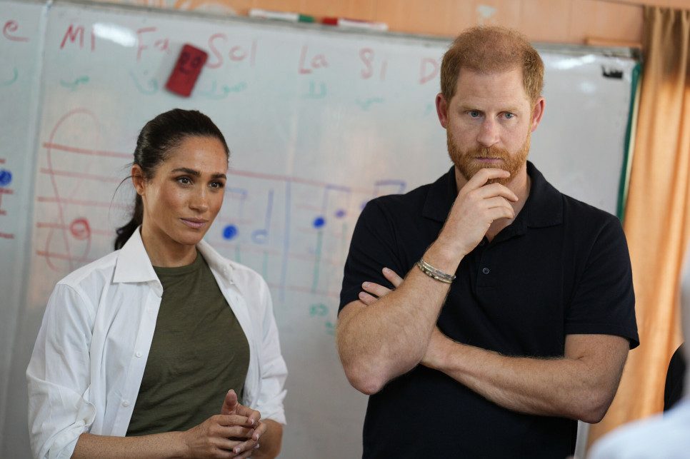 Harry i Meghan zaskoczeni listem z pałacu. Król postawił sprawę jasno