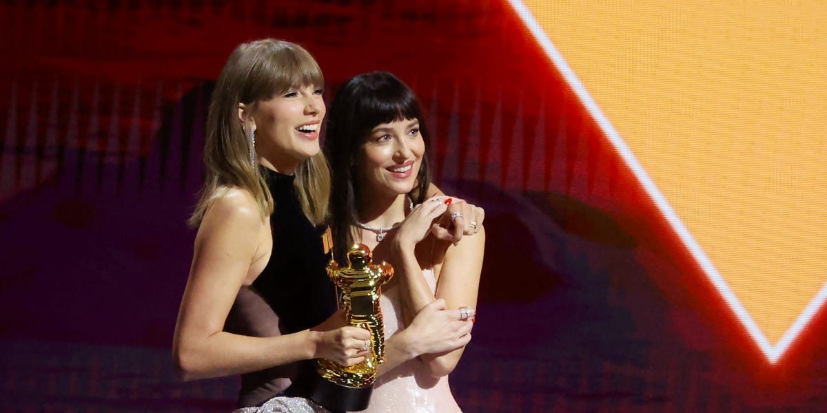 Taylor Swift Looks Back on 20 Years of Music Videos in Her MTV VMA Artist Director Honors Speech