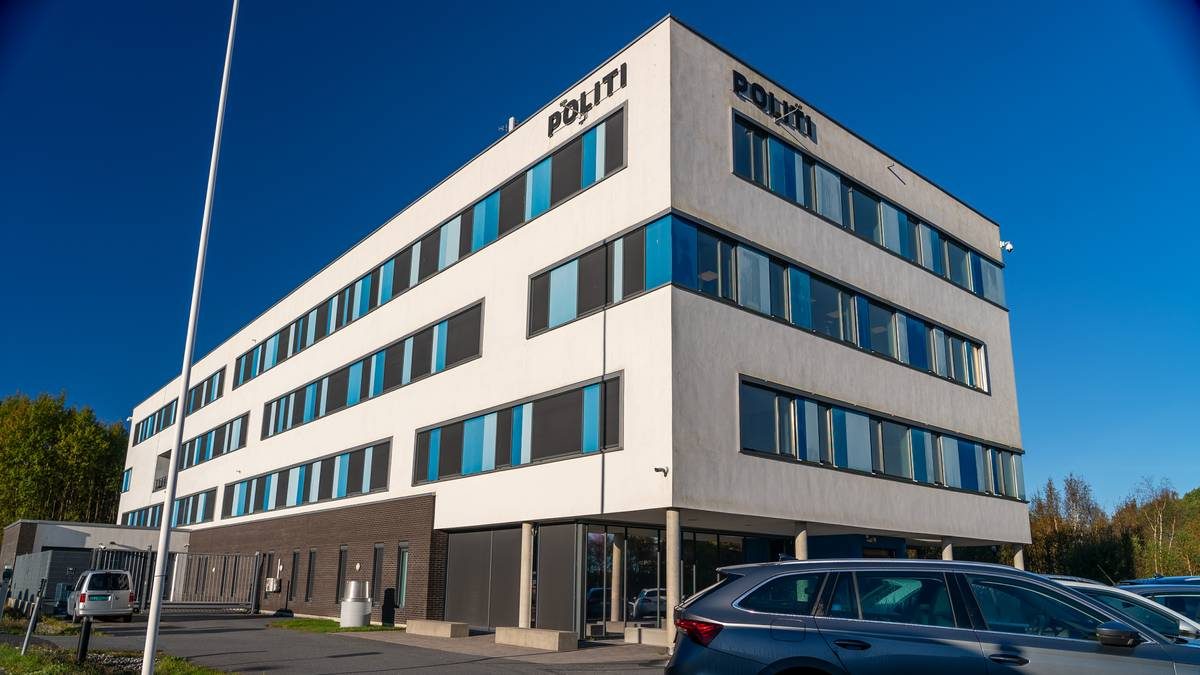 Skoleansatt i Østfold varetektsfengslet – etterforsker mulig seksuell situasjon mellom barn