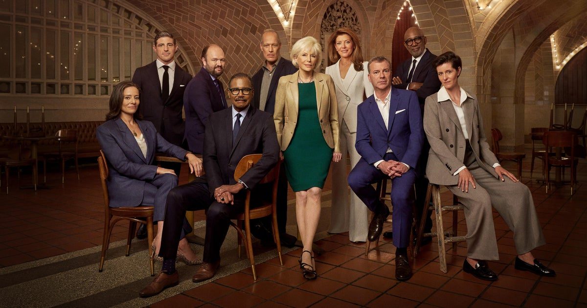 An iconic photo of the new 60 Minutes team in Murrow's old hangout