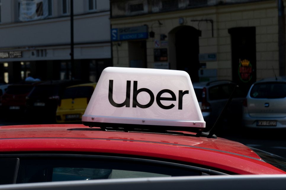 Kierowca Ubera szalał na S7. „Zapomina, że istnieją kierunkowskazy”