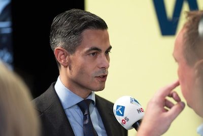 Nederlandse premier Rob Jetten zegt sorry na uitspraak over “op de bek slaan”