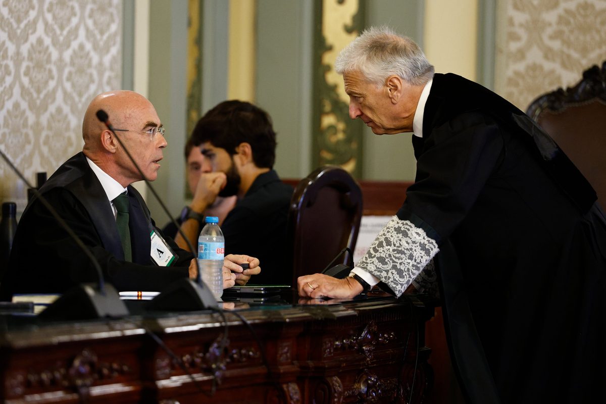 El Supremo paraliza el derecho al voto de los beneficiarios de la ley de nietos hasta que acrediten que son hijos o nie…