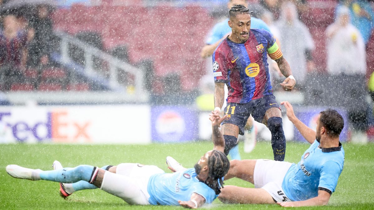 Feyenoord-prominenten meelevend én kritisch na afstraffing in Camp Nou: ’Twee glijdende blinde paarden is er eentje te…
