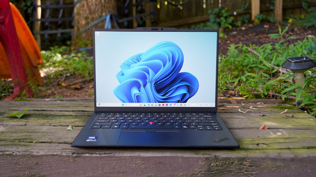 Lenovo ThinkPad X1 Carbon Gen 14 review: A classic design in a lighter package