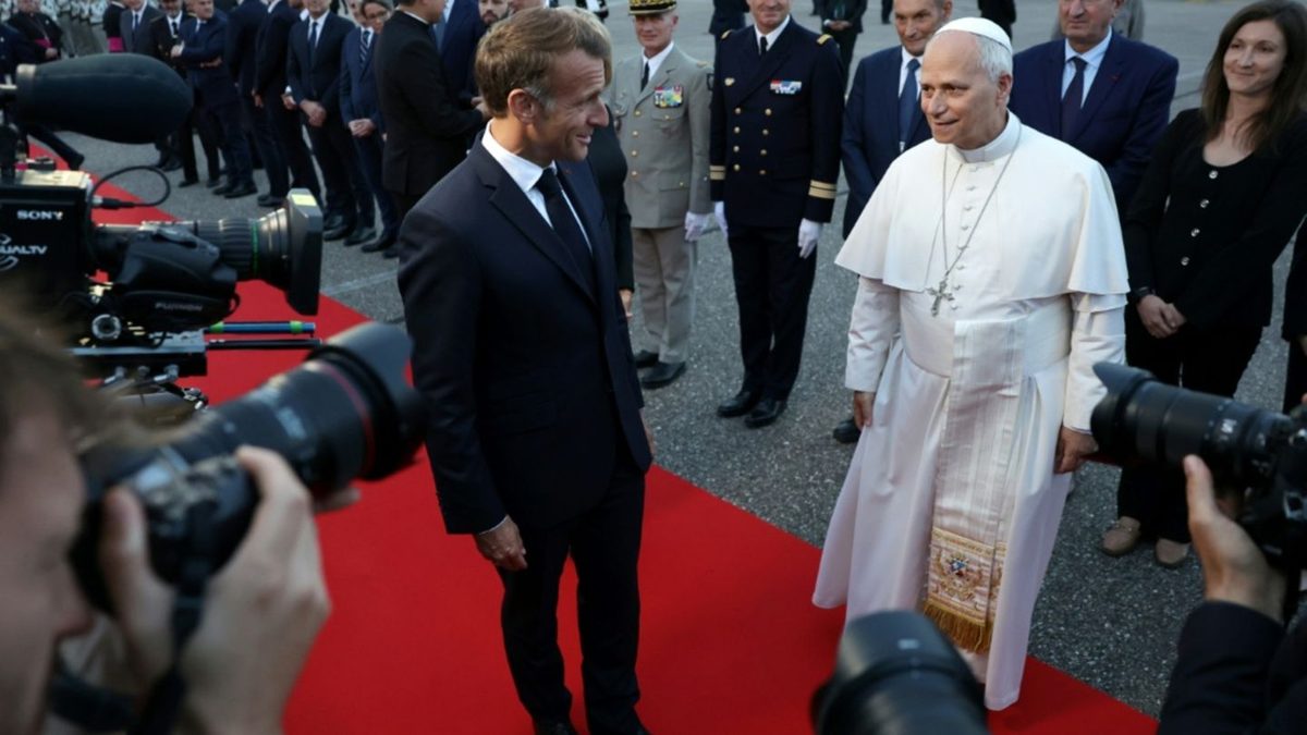 Papst nach viertägigem Frankreich-Besuch nach Rom aufgebrochen