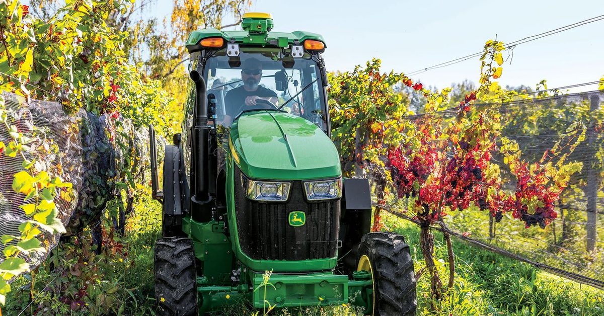 I Fixed a Tractor Using John Deere’s Self-Repair Service. Farmers Aren’t Sold on It