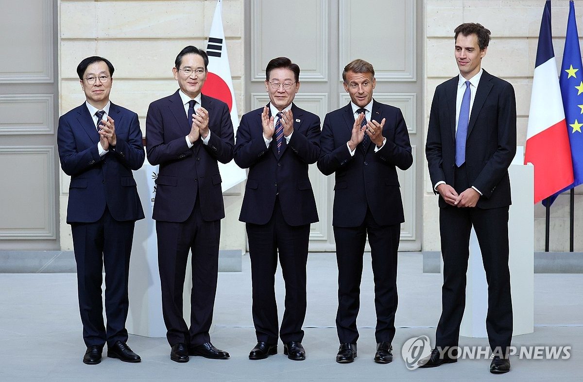 韓佛, 협력문건 16건 채택…방산 협력·반도체교류 기반 확대