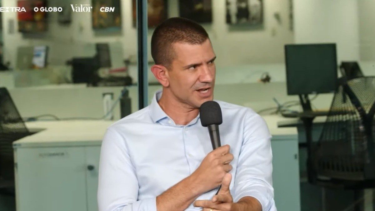 Em sabatina, Douglas Ruas defende ampliação da rede de metrô e redução da tarifa