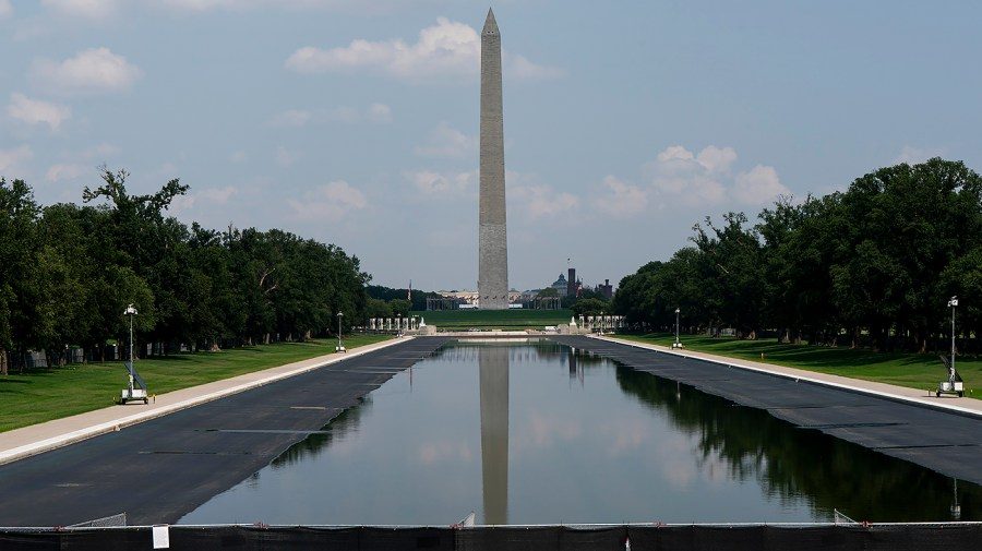 Contractor blames Lincoln Memorial problems on itself, not vandals: Report