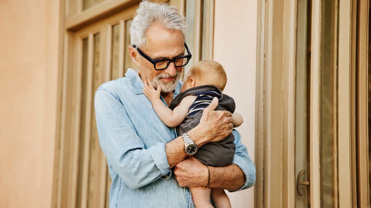 Späte Vaterschaft: Was über Risiken für Schwangerschaft und Kind bekannt ist