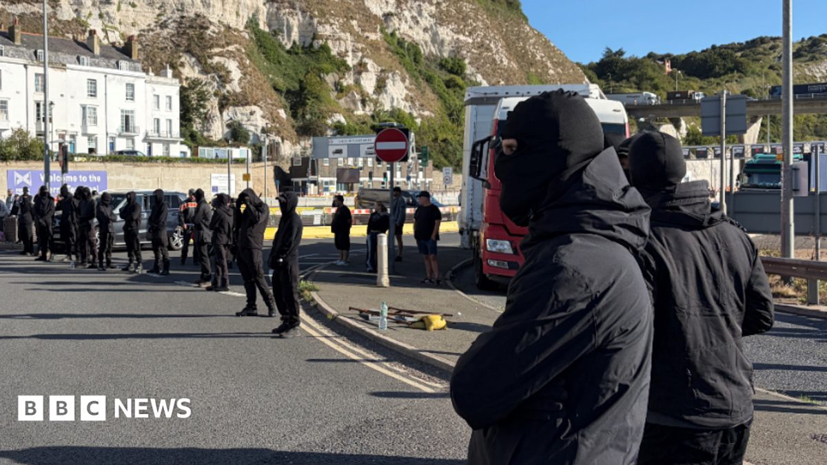 Reform UK would ban full-face coverings in public