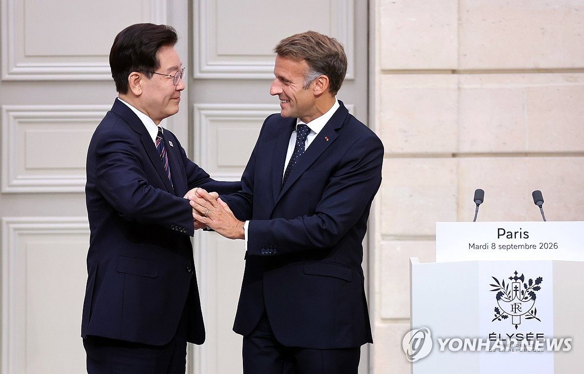 마크롱 "호르무즈 평화해결 협력"…李대통령에 '다국적임무' 언급