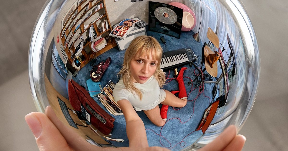 Angèle à la peine : ses deux derniers singles peinent à convaincre dans l’Ultratop et en radio