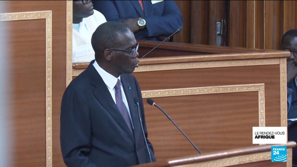 Sénégal : le Premier ministre Lô annonce un "ajustement structurel"