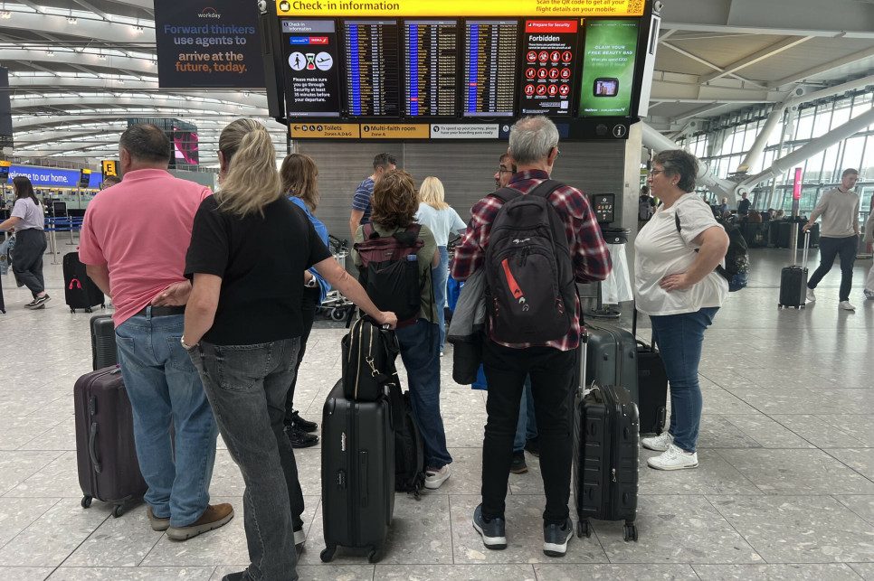 Chaos na brytyjskich lotniskach. Awaria systemu sparaliżowała odloty