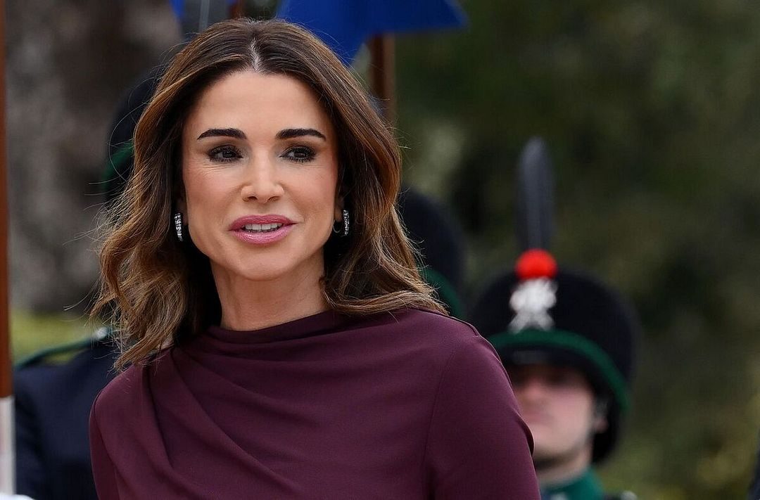 Dronning Rania kommer i gravferden