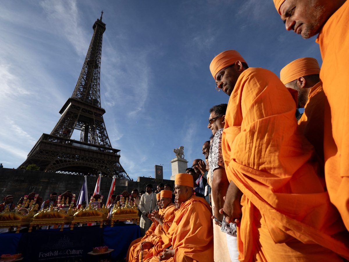 What is BAPS, the Hindu group whose demands led to Eiffel Tower closure?