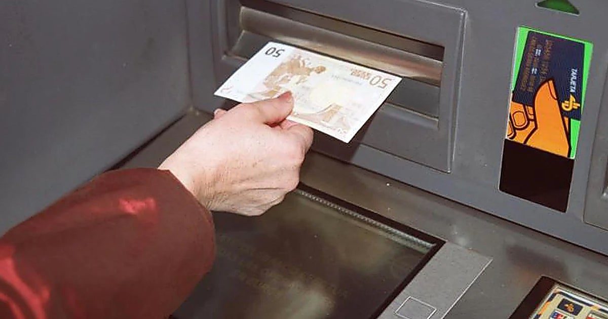 Multas por sacar dinero en efectivo en el cajero: de la cuantía que hará saltar las alarmas al 'modus operandi' de Haci…