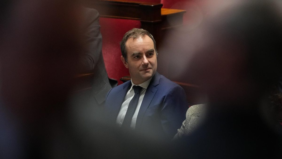 French presidential campaign heats up as student protests fuel political clashes