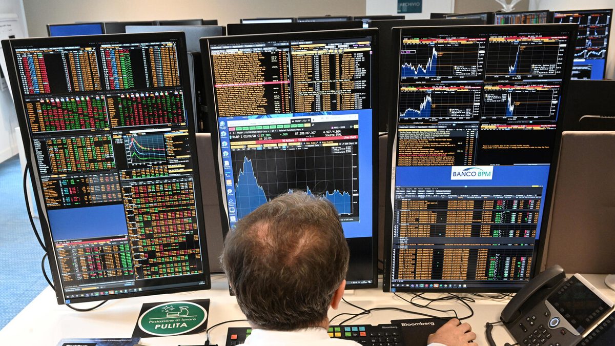 Lo spread tra Btp e Bund chiude in rialzo a 94 punti