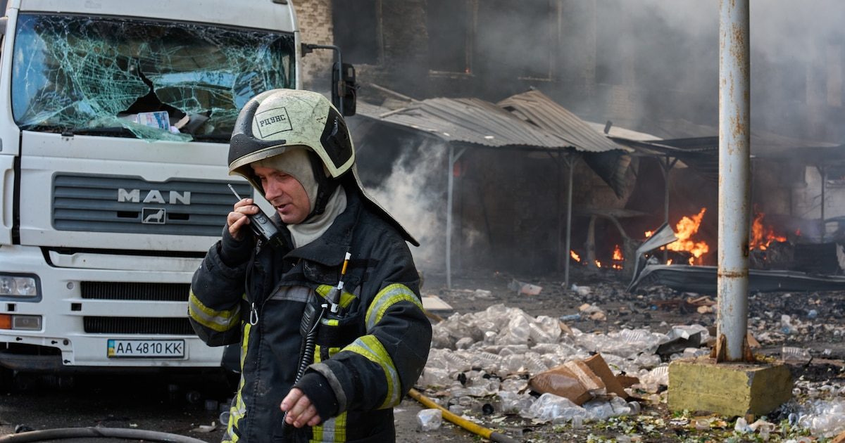 Fortes explosions à Kiev pendant une alerte aux missiles