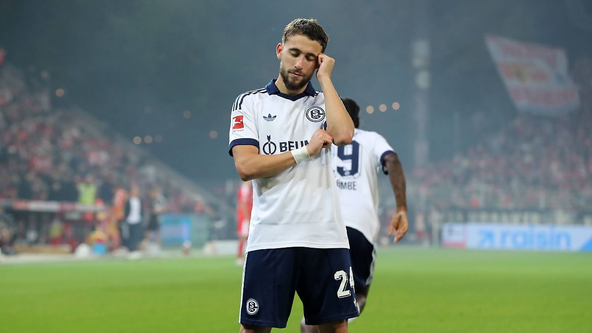 Super-Torwart für Klopp?: "Absolute Frechheit" sichert lachendem FC Schalke 04 den Sieg