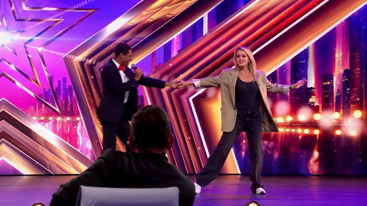 Remi krijgt Chantal Janzen aan het dansen in Got Talent