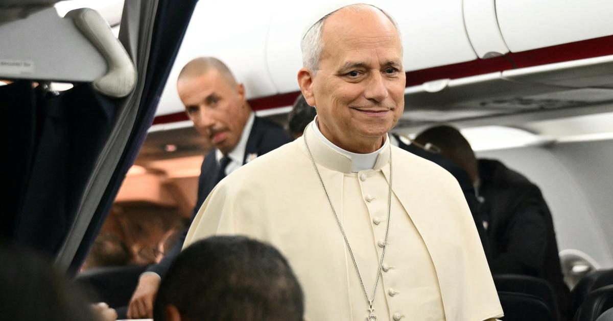 Jeunes catholiques, laïcité, danger de l’IA, montée de l’extrême droite : ce qu’a dit Léon XIV lors du vol retour de so…
