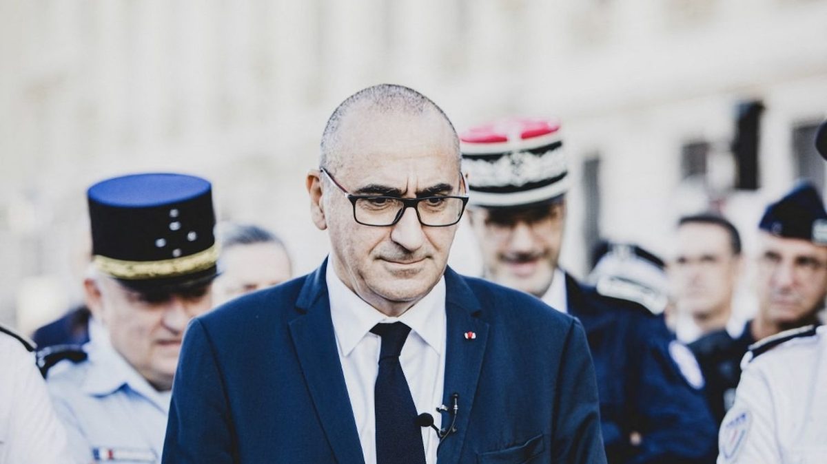 Au moins 164 interpellations ont eu lieu en marge de blocages de lycées lundi, annonce le ministre de l'Intérieur Laure…