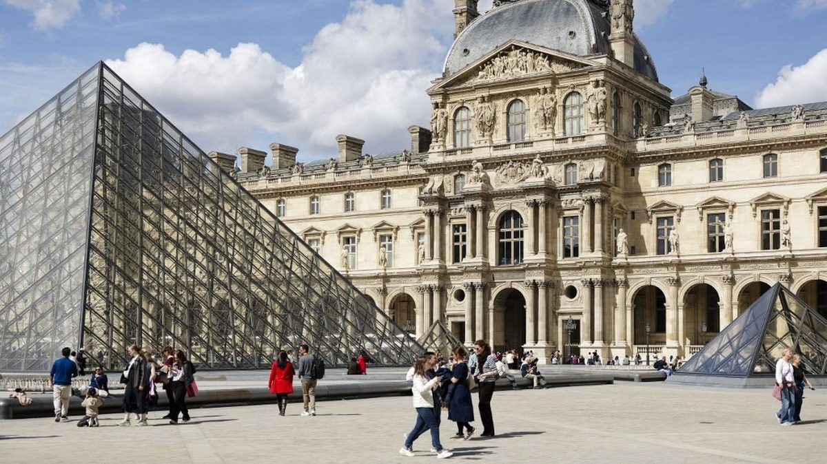"Des effets d'annonces mais pas de financements" : près d'un an après le casse du Louvre, où en est la sécurisation des…