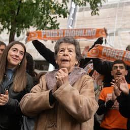 Vrouw (87) mag toch in huis in Madrid blijven wonen na massademonstraties