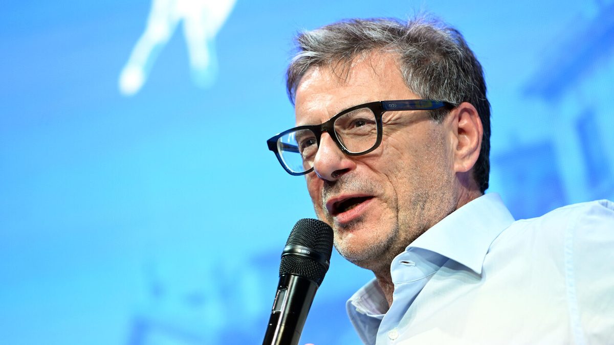 Giorgetti, flat tax e stipendi per i giovani nel cantiere-manovra