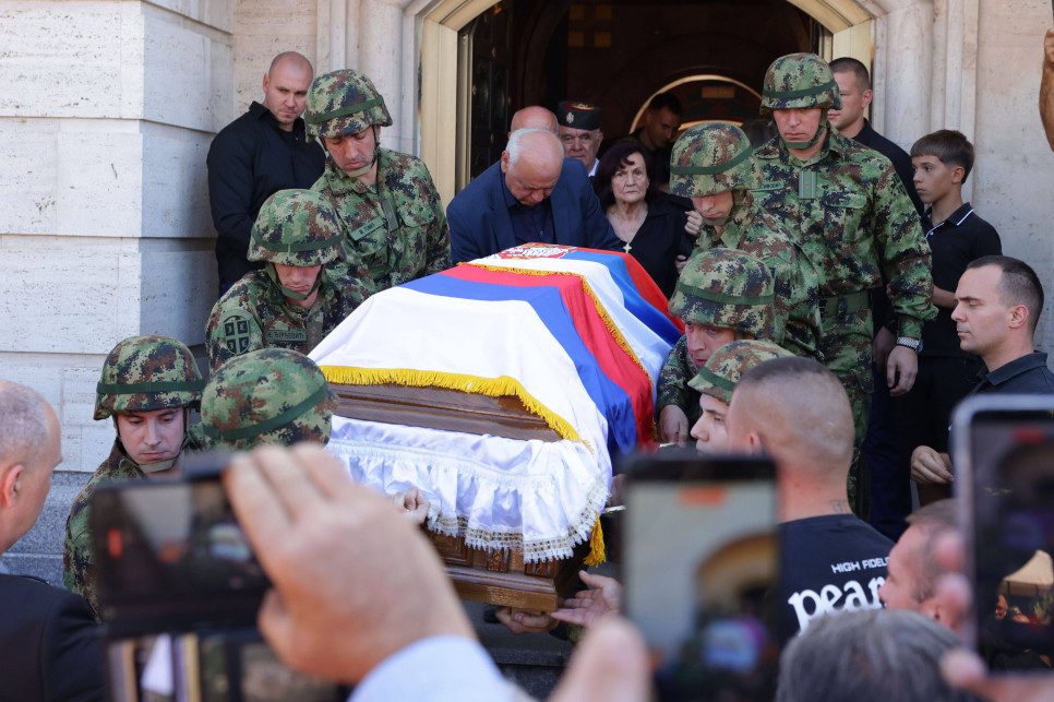 Serbia pochowała „rzeźnika Bałkanów” z honorami. Bośnia grzmi