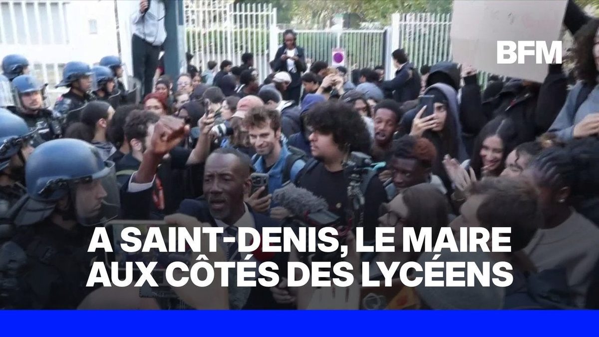 À Saint-Denis, le maire LFI, Bally Bagayoko, est venu soutenir les lycéens qui bloquent l'établissement Paul-Eluard