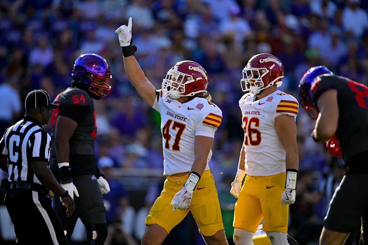 Penn State DE Caleb Bacon earns Big Ten honors after conference debut