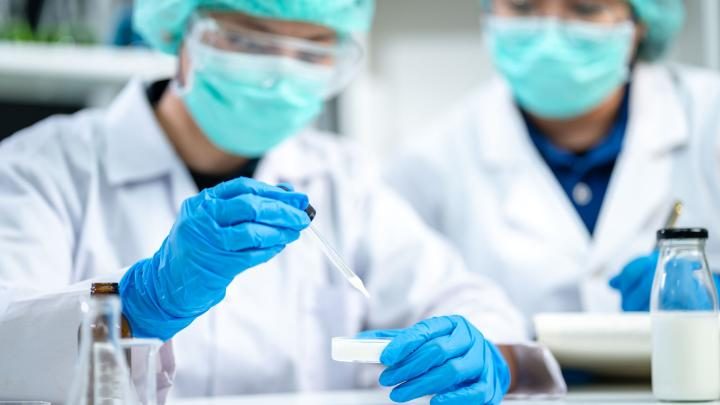 Innowatorzy z Polski i Szwajcarii pracują nad mlekiem dla wcześniaków