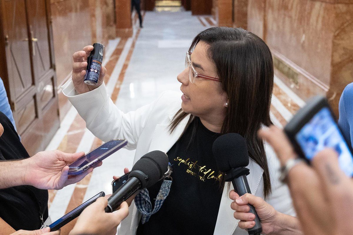 La Mesa del Congreso abre expediente sancionador a la diputada del PP que mostró un bote de gas pimienta