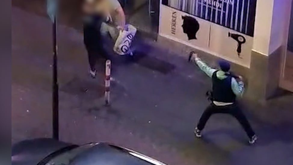Friseur wollte Drogendealer vertreiben - 4 Angreifer mit Machete jagen Mann auf der Straße