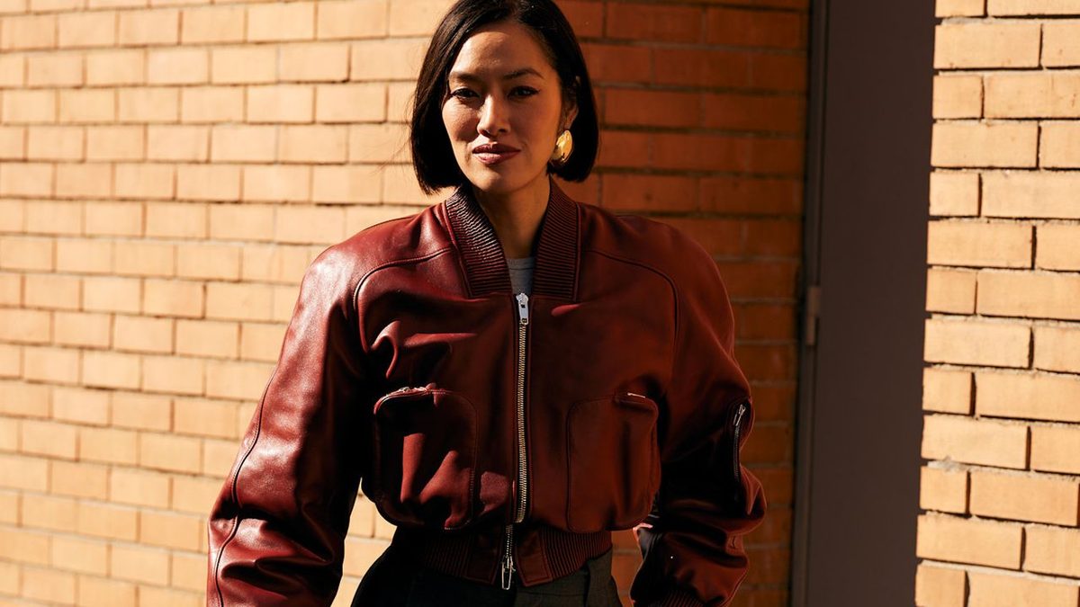 6 Burgundy Outfits and Styling Ideas to Try This Autumn
