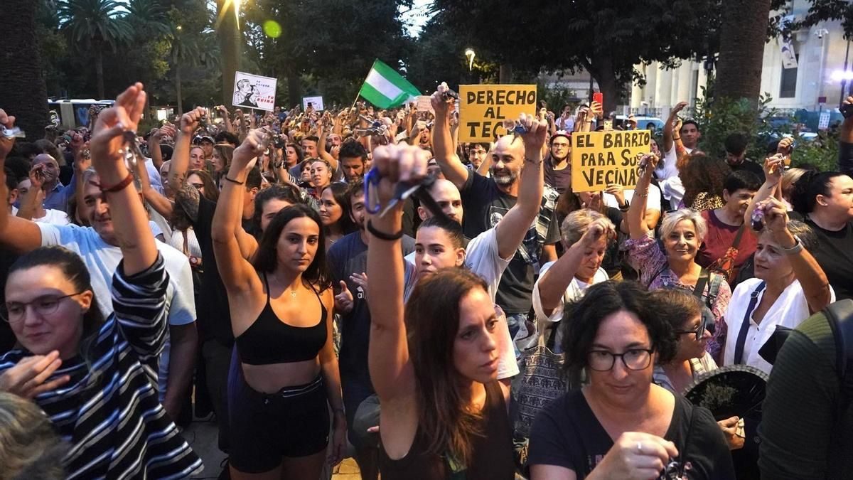 Miles de andaluces se movilizan en Cádiz, Málaga y Sevilla por una vivienda digna y contra "las estafas del alquiler"