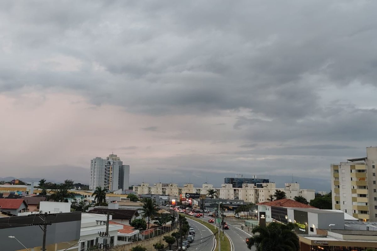 Vale do Paraíba e Litoral Norte entram em alerta para chuva forte, granizo e ventos de até 65 km/h; veja previsão